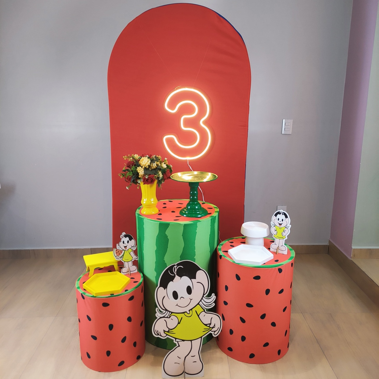 Magali Kit Prata Com Painel Romano - Felicittà Festas