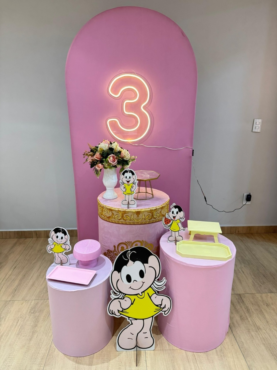 Magali Composição Rosa Com Painel Romano - Felicittà Festas