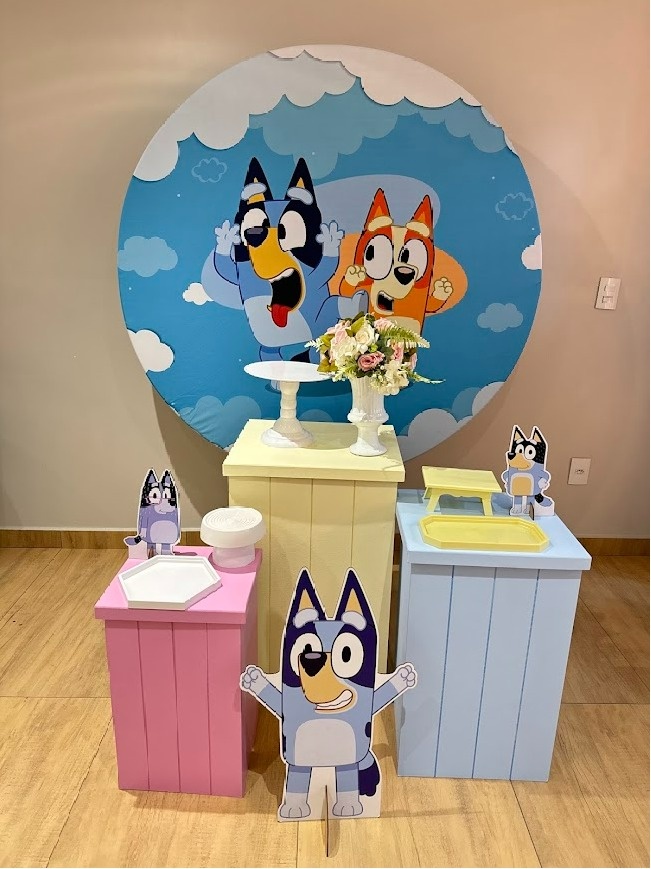 Bluey E Bingo Composição Com Mesas Cubos Menina - Felicittà Festas