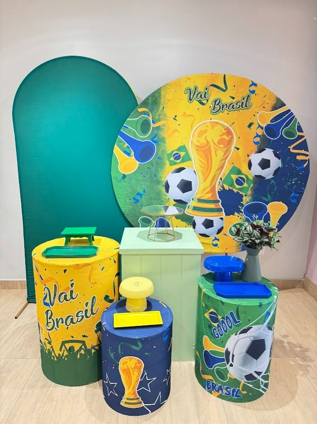 Copa Kit Ouro "Vai Brasil"  Com Mesinha Ripada - Felicittà Festas
