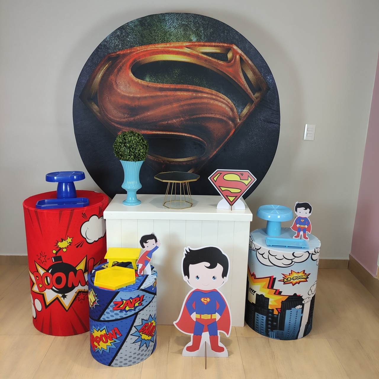 Superman Kit Ouro Mesa Branca - Felicittà Festas