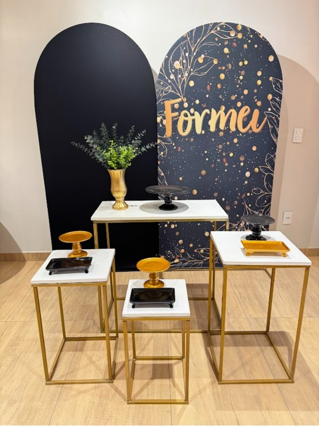Formei Painel Sublimado Composição Dois Painéis E Trio de Mesas de Ferro Branca - Felicittà Festas