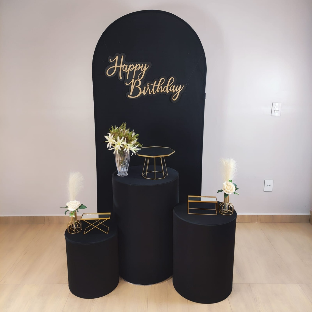 Composição Romano Black Adulto Com Flores - Felicittà Festas