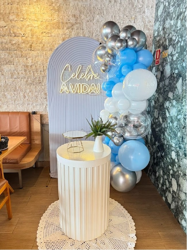 Mesa Única Composição Painel Branco Ripado - Felicittà Festas
