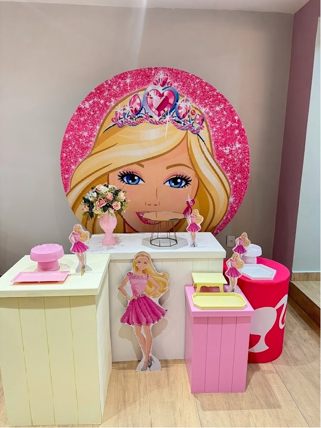 Barbie Kit Ouro Com 2 Mesas Cubo - Felicittà Festas