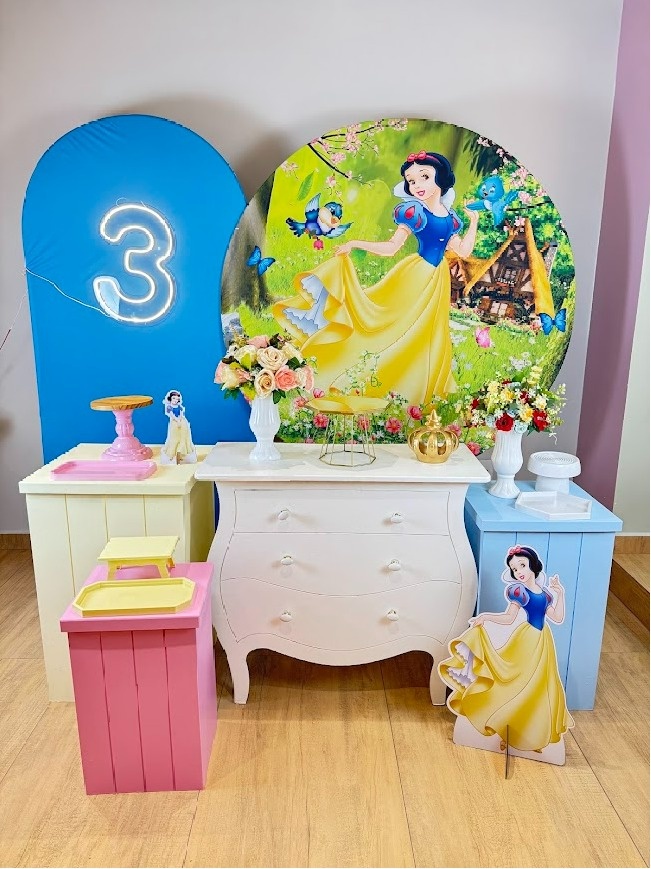 Branca de Neve Kit Diamante Com Mesas Cubo - Felicittà Festas