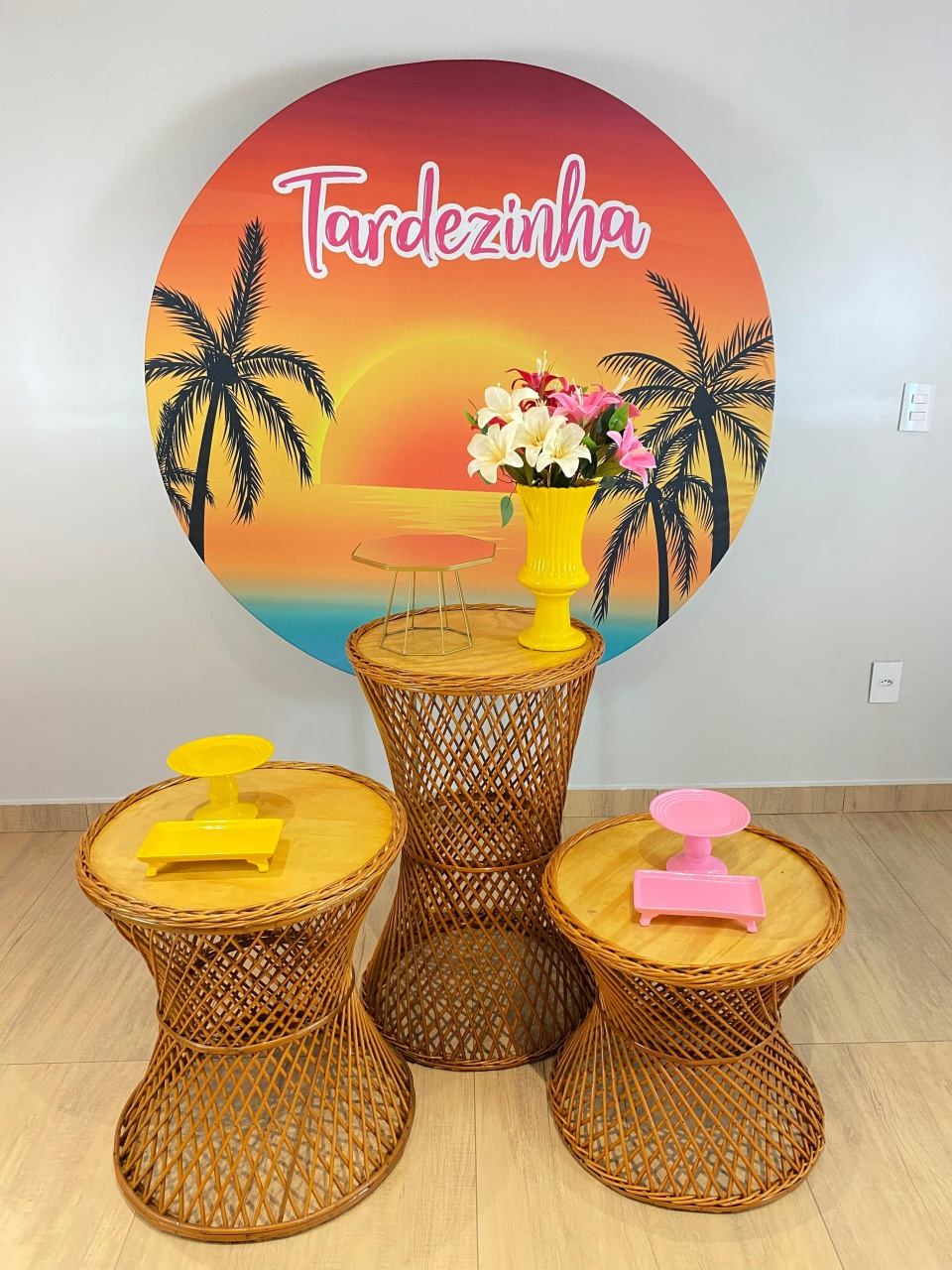 Tardezinha Com Mesas Cinturinha Adulto/ Juvenil - Felicittà Festas