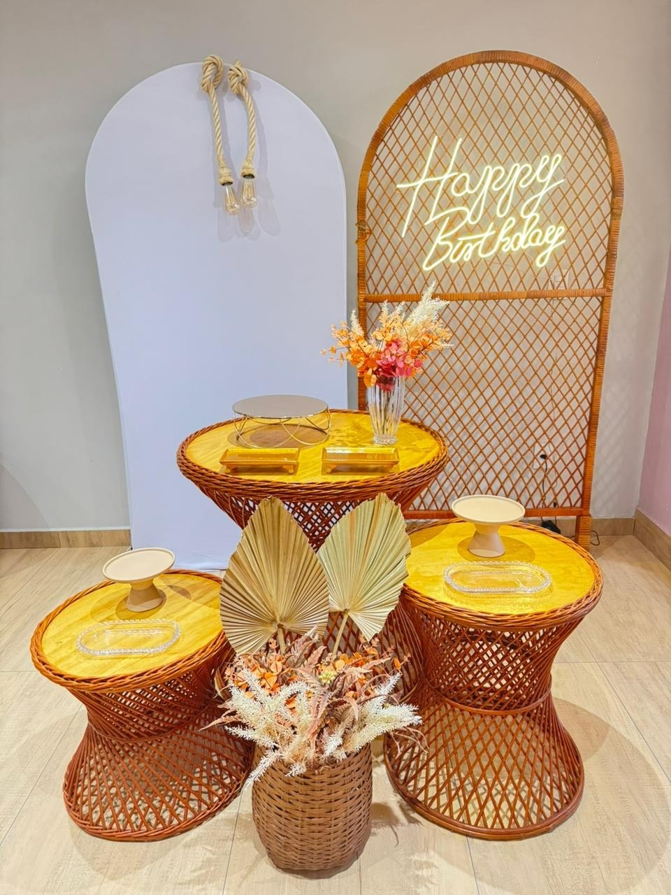 Composição Especial Mesa Cinturinha G E Dois Painéis - Felicittà Festas