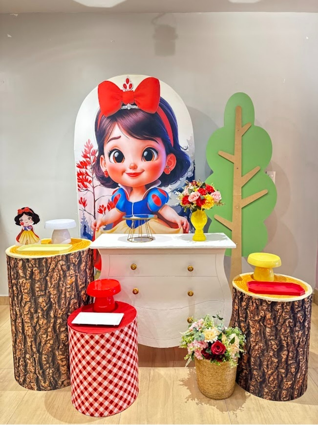 Branca de Neve Baby Kit Ouro Capa Tronco Bombe Branca E Árvore - Felicittà Festas