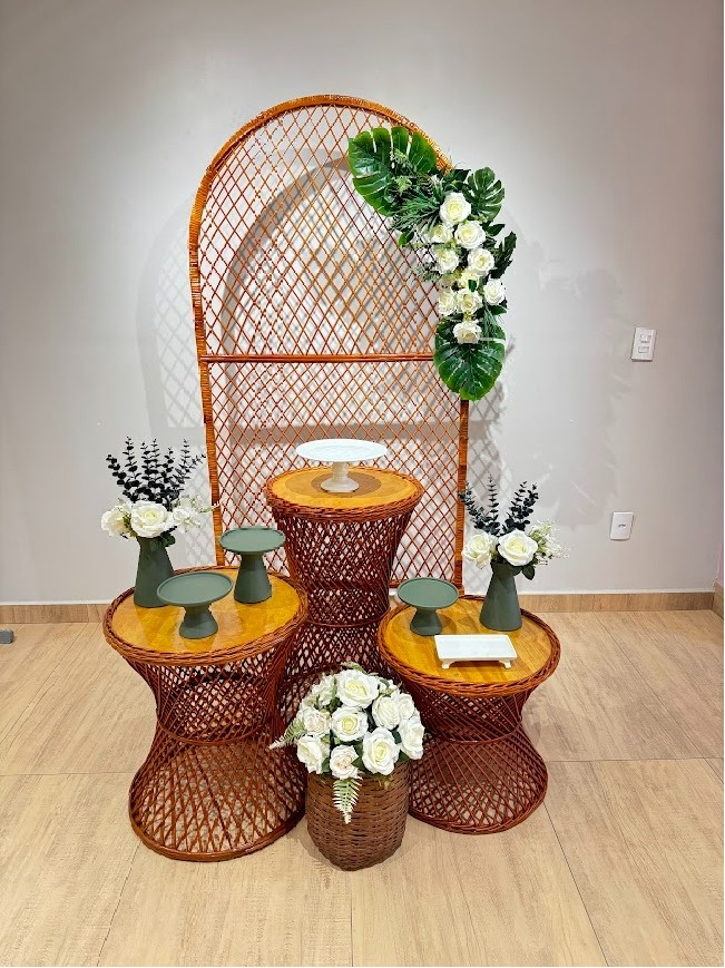 Composição Mesas Cinturinha E Painel Vime Casamento/Noivado/ Romantico - Felicittà Festas