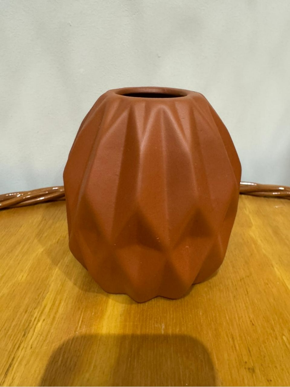 Vaso Geométrico de Cerâmica - Felicittà Festas