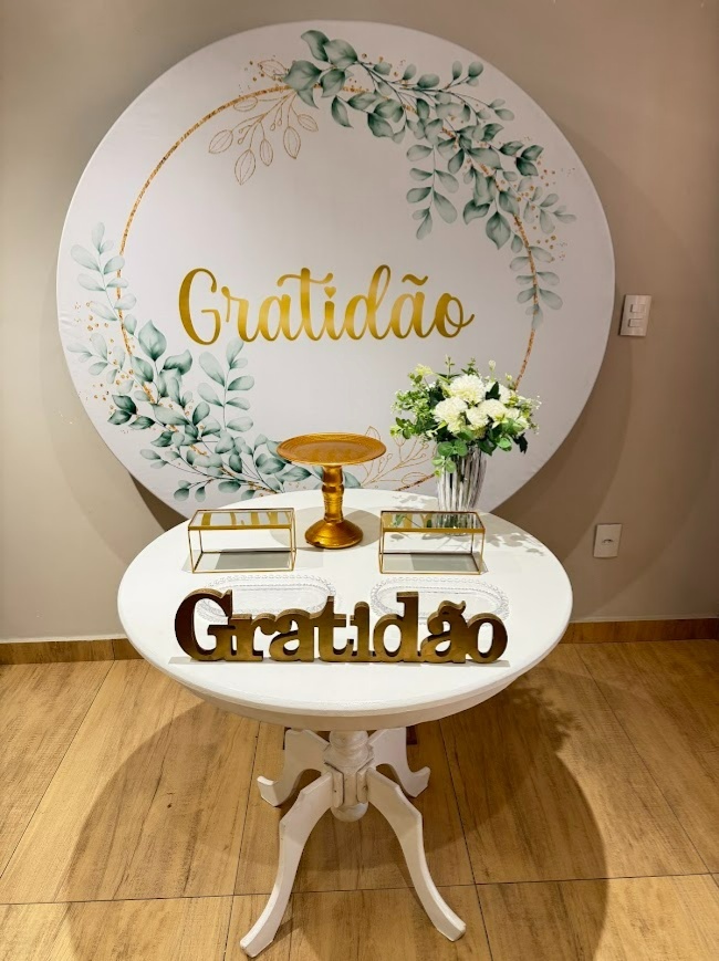 Gratidão Composição Com Mesa Redonda  - Felicittà Festas