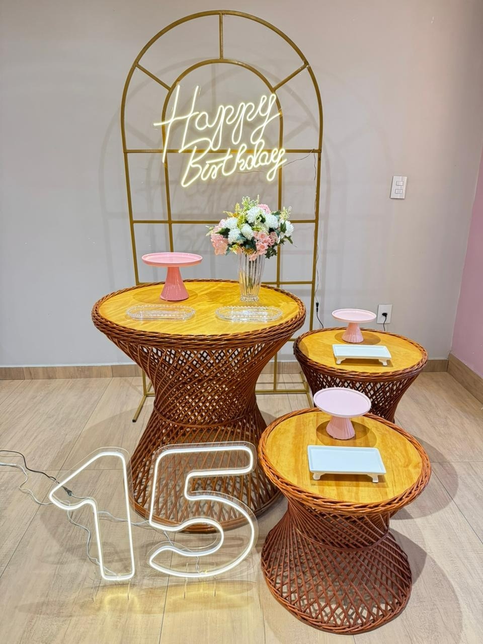 Composição Trio de Mesas Com Cinturinha G - Felicittà Festas