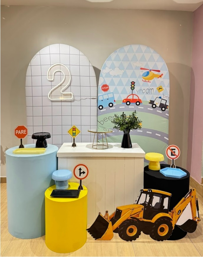 Trator Amarelo Com Painel Carrinhos Kit Diamante - Felicittà Festas