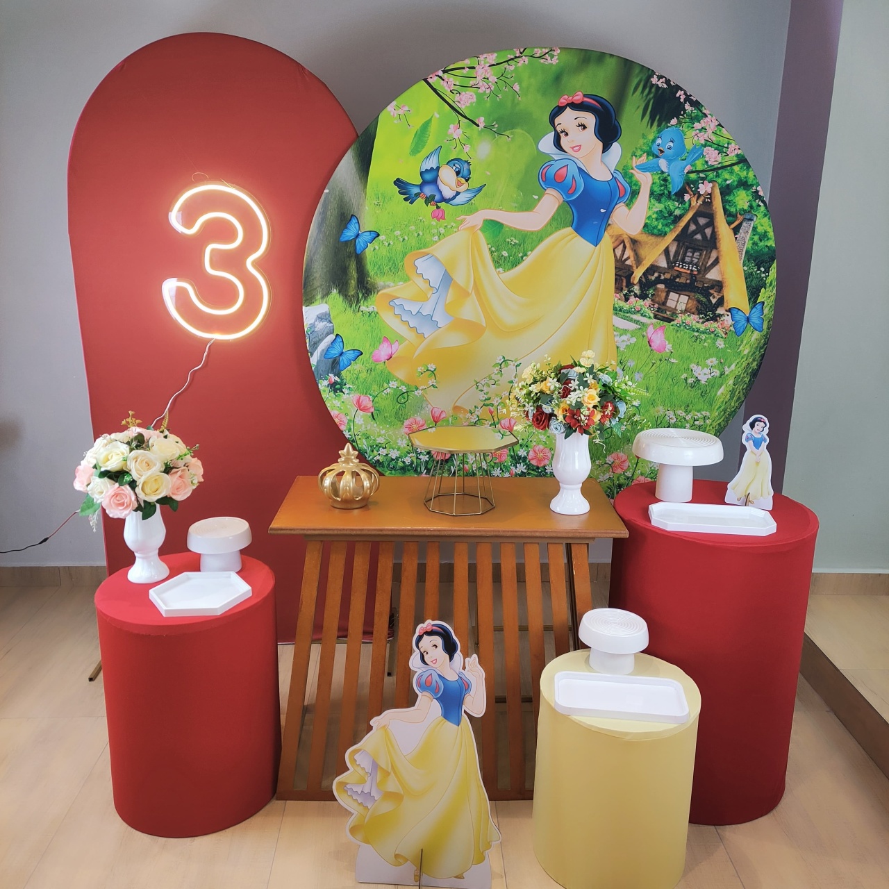 Branca de Neve Kit Diamante Com Mesa Triangulo - Felicittà Festas