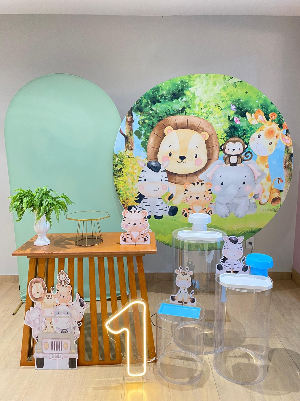 Safari Kit Diamante Mesa Triangulo E Mesas Em Acrílicos - Felicittà Festas