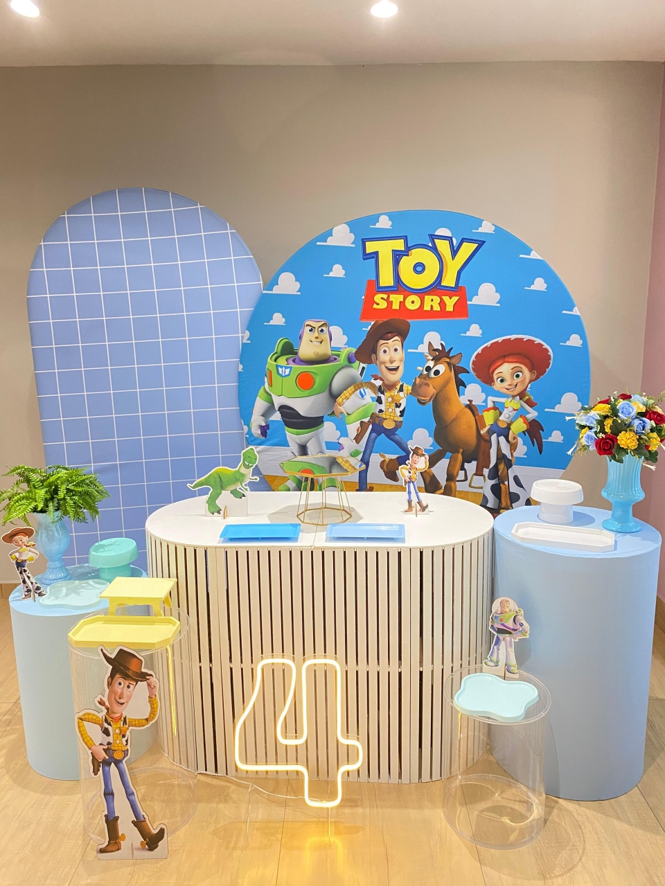Toy Story Kit Diamante Com Mesas Em Acrílico E Cilindros Lisos - Felicittà Festas