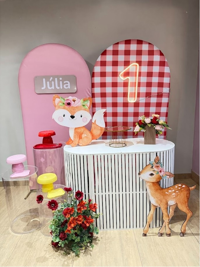 Bosque Kit Romano Diamante Com Mesas Em Acrílico - Felicittà Festas