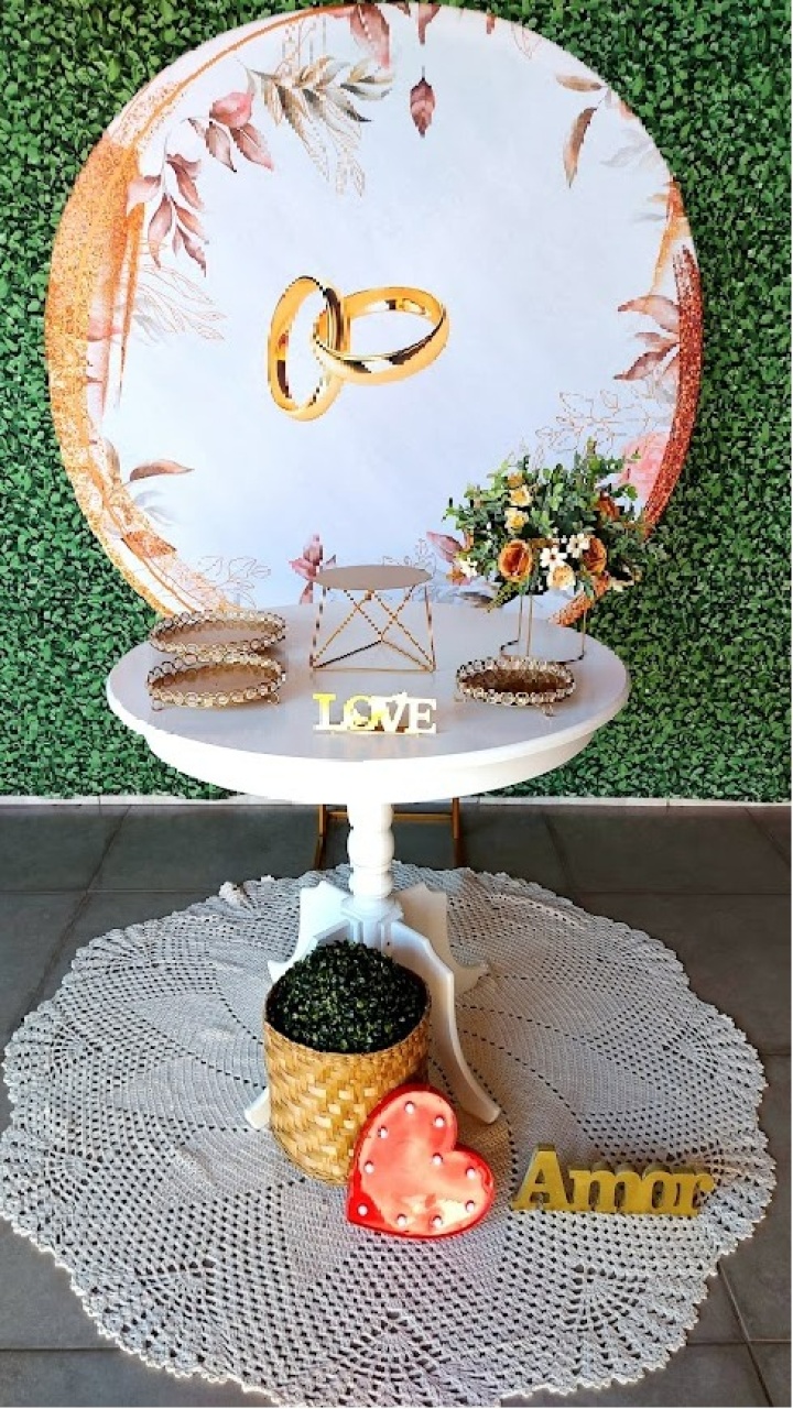 Composição Painel Redondo Casamento/ Noivado - Felicittà Festas