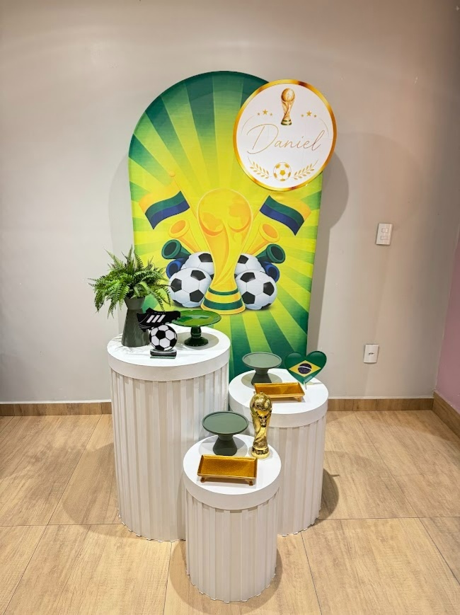 Copa Composição Com Cilindro Ripado E Painel Taça E Bolas - Felicittà Festas