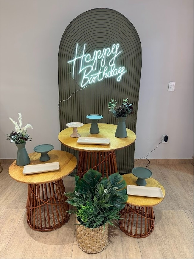 Composição Vime Cone E Painel Verde Ripado - Felicittà Festas