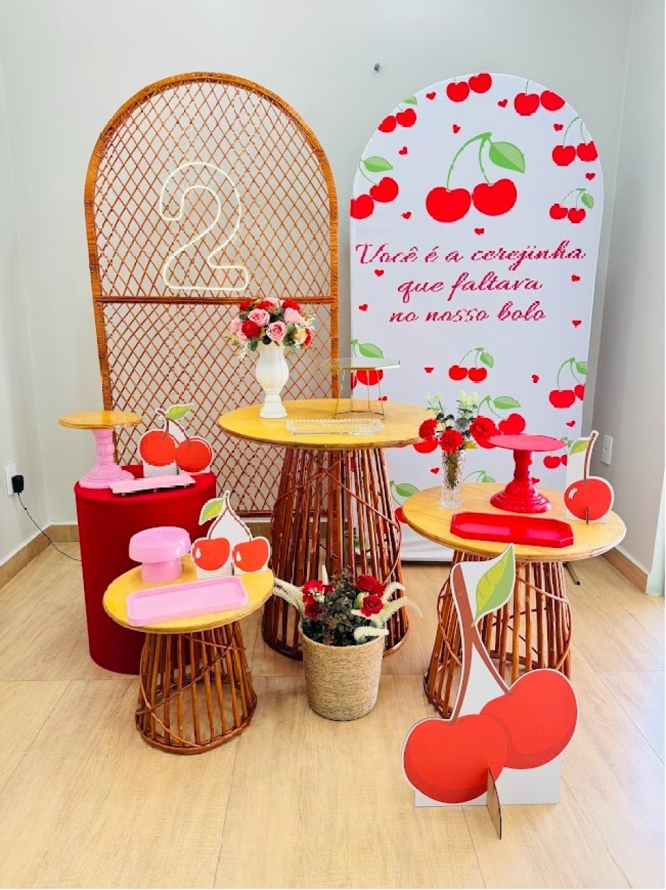 Cerejinha Composição Com Mesas Luxo Vime - Felicittà Festas