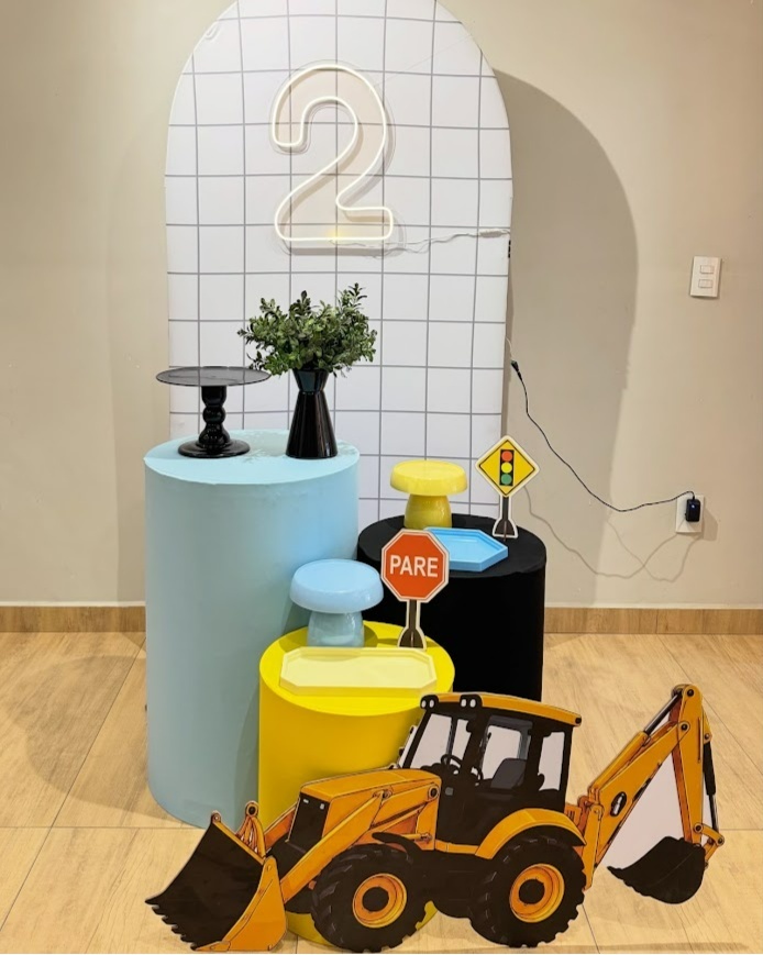 Trator Amarelo Com Painel de Listras Kit Prata - Felicittà Festas