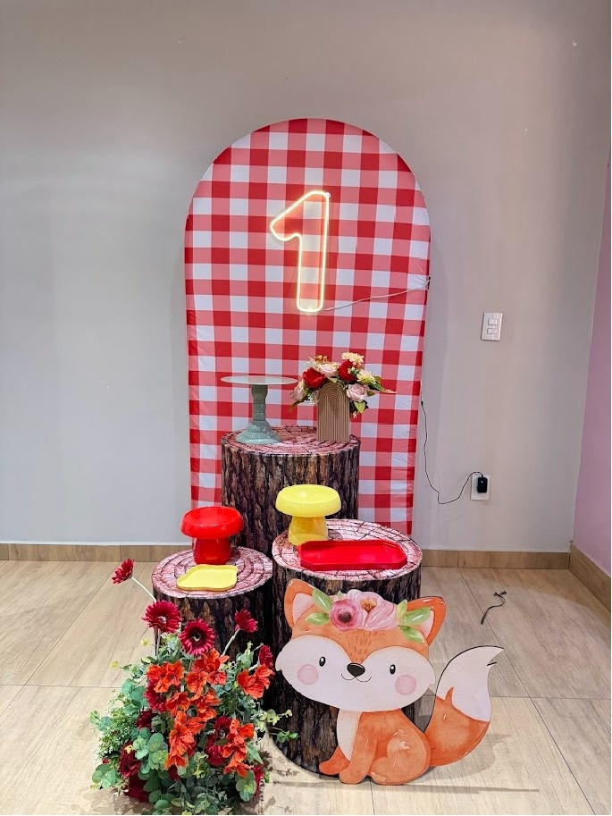 Bosque Kit Prata Romano Com Arranjo de Chão - Felicittà Festas
