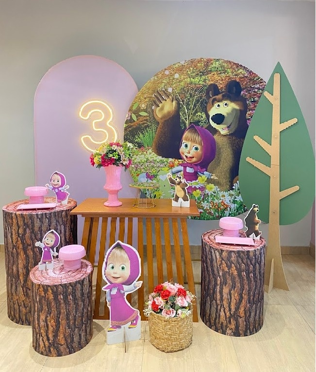 Masha E O Urso Kit Diamante Mesa Triangulo Com Painel de Árvore - Felicittà Festas