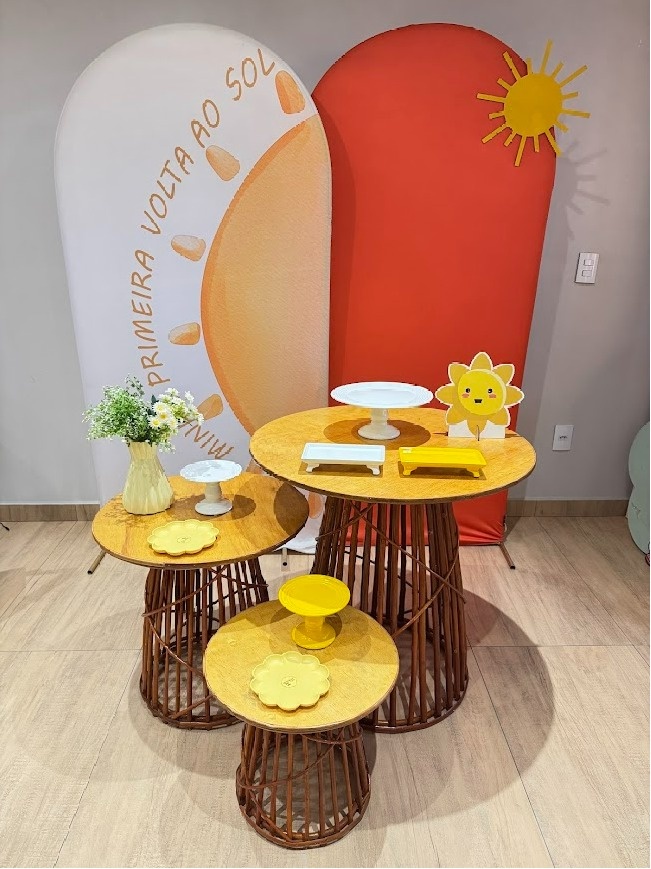 Primeira Volta Ao Sol Com Mesas Cone Vime - Felicittà Festas