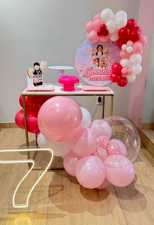 Kit de Mesa Com Painel Personalizado (Em Papel Paraná Com Emenda) - Felicittà Festas
