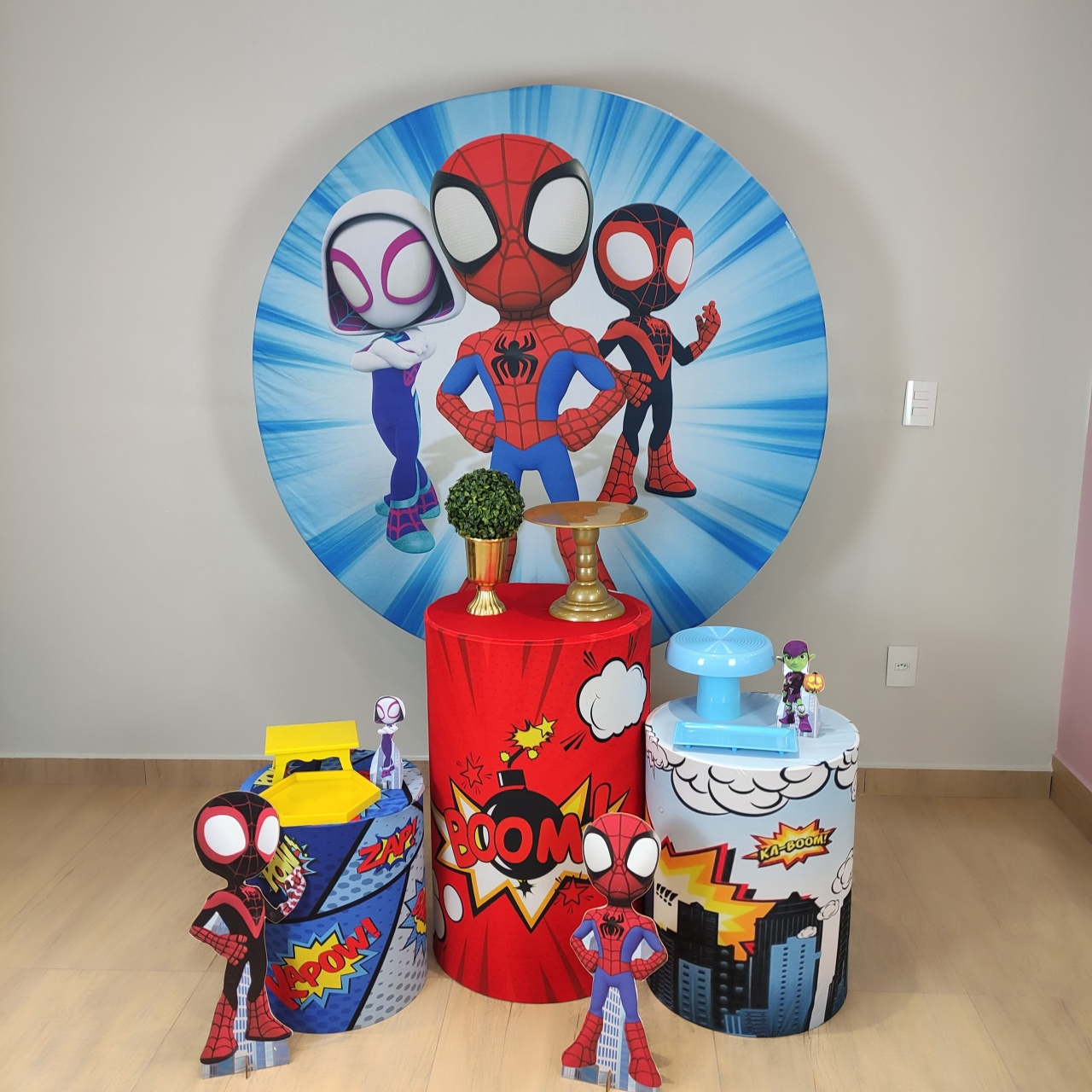 Spidey E Os Amigos Kit Prata Com Capas Super-Herói - Felicittà Festas