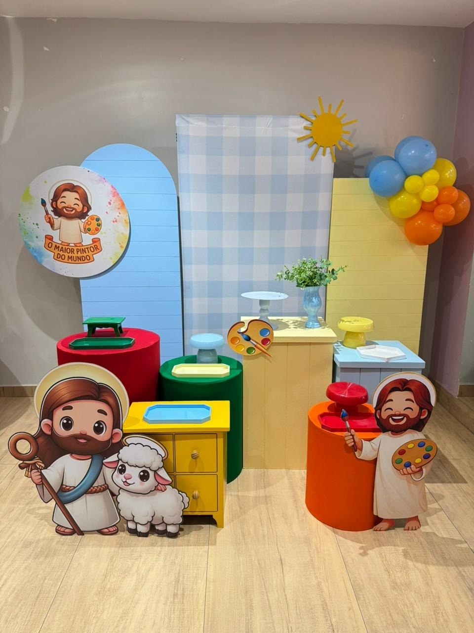 Jesus- Maior Pintor Do Mundo Com 3 Painéis Degradê E Mesas Cubo Mdf  - Felicittà Festas