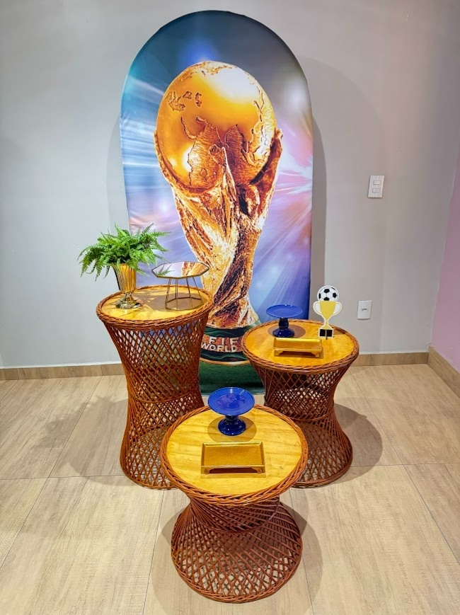 Copa Composição Painel Taça E Mesas Vime - Felicittà Festas