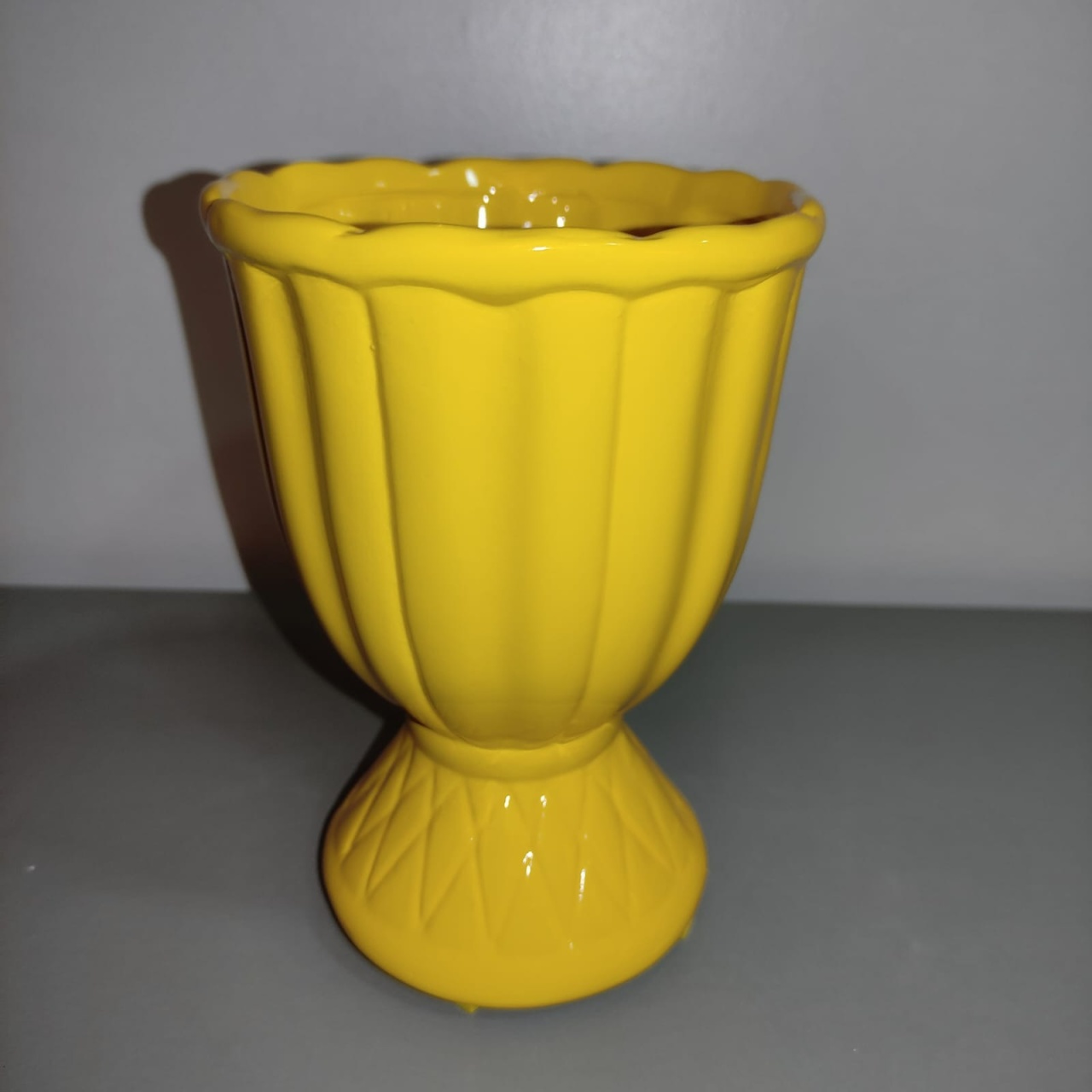 Taça Frisada Peq - Amarelo Gema 16,5X11,5Cm  - Felicittà Festas