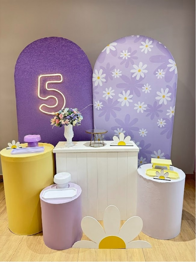 Margarida Lilás Kit Dimante Romano Com Painel Lilás - Felicittà Festas