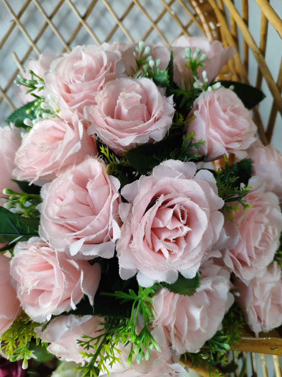 Arranjo de Flores Rosa Claro  - Pacalu Locações 