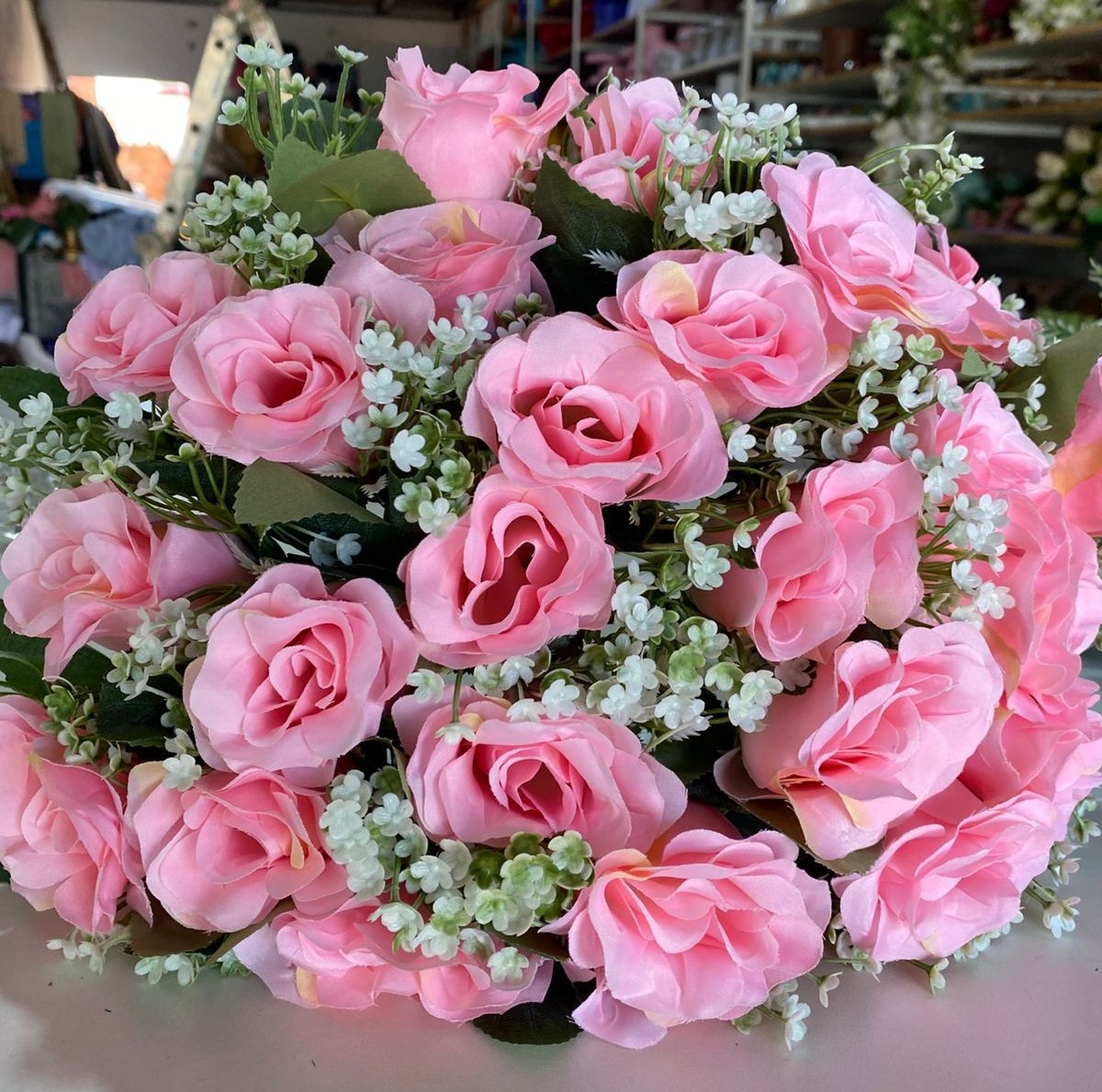 Arranjo de Flores Rosa Claro  - Pacalu Locações 