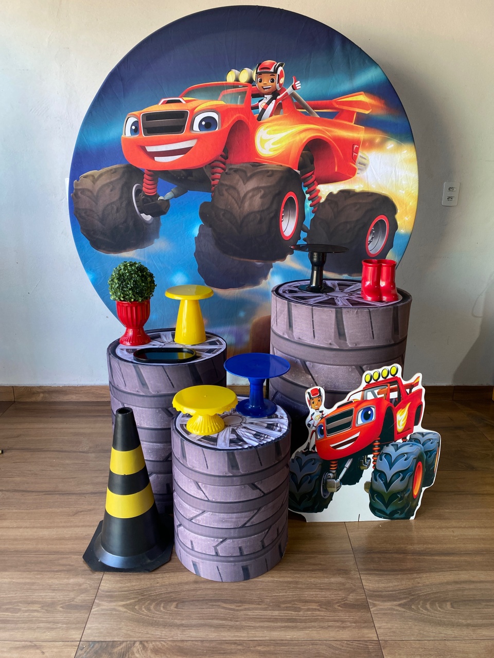 Kit Carros Montros  - Pacalu Locações 