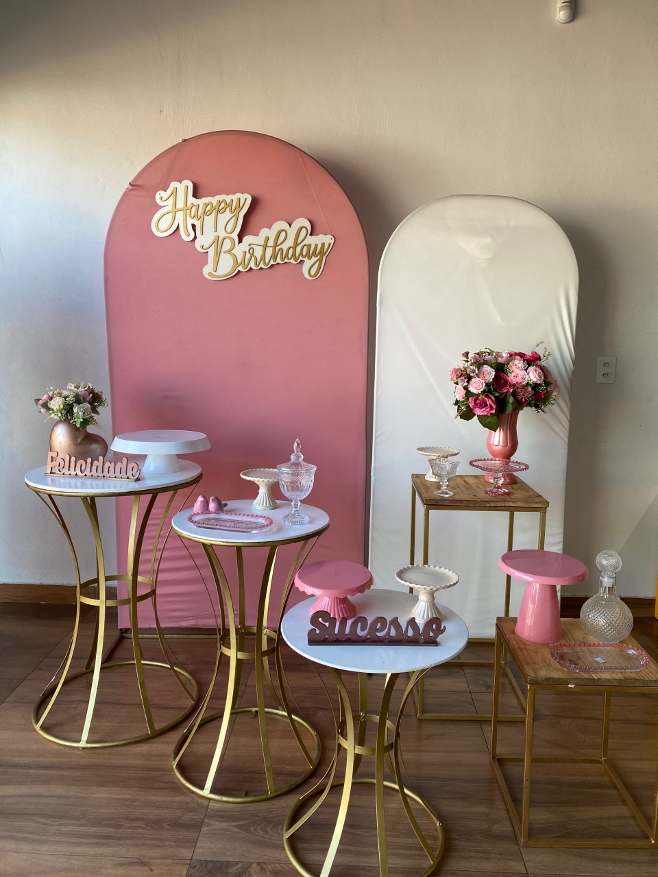 Kit Adulto Rose E Branco  - Pacalu Locações 