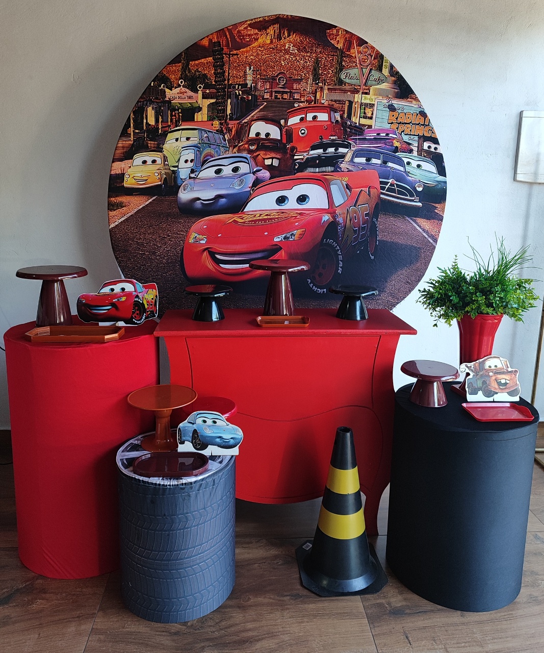 Kit Carros Relâmpago Macqueen  - Pacalu Locações 