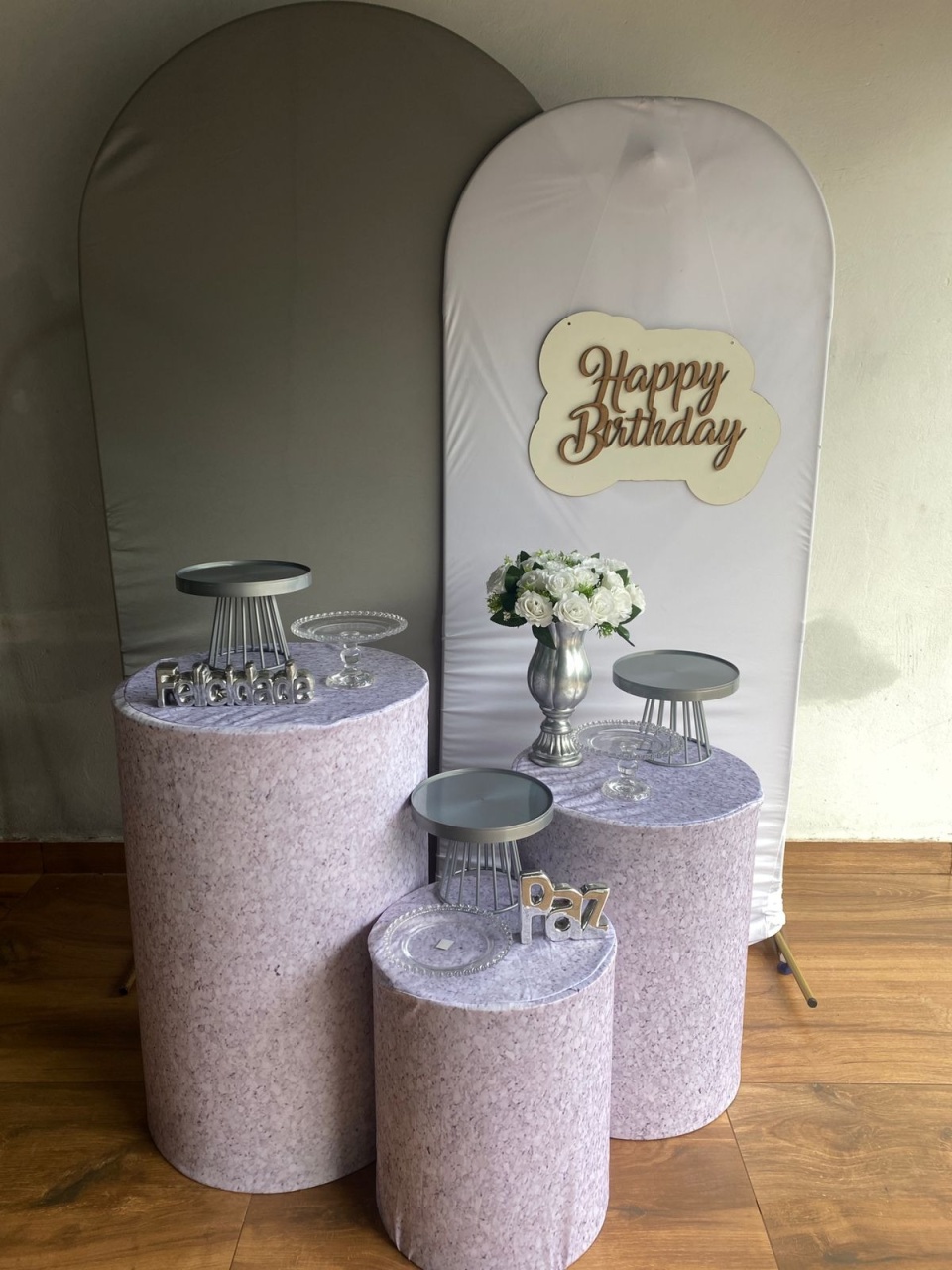 Kit Branco Com Prata  - Pacalu Locações 