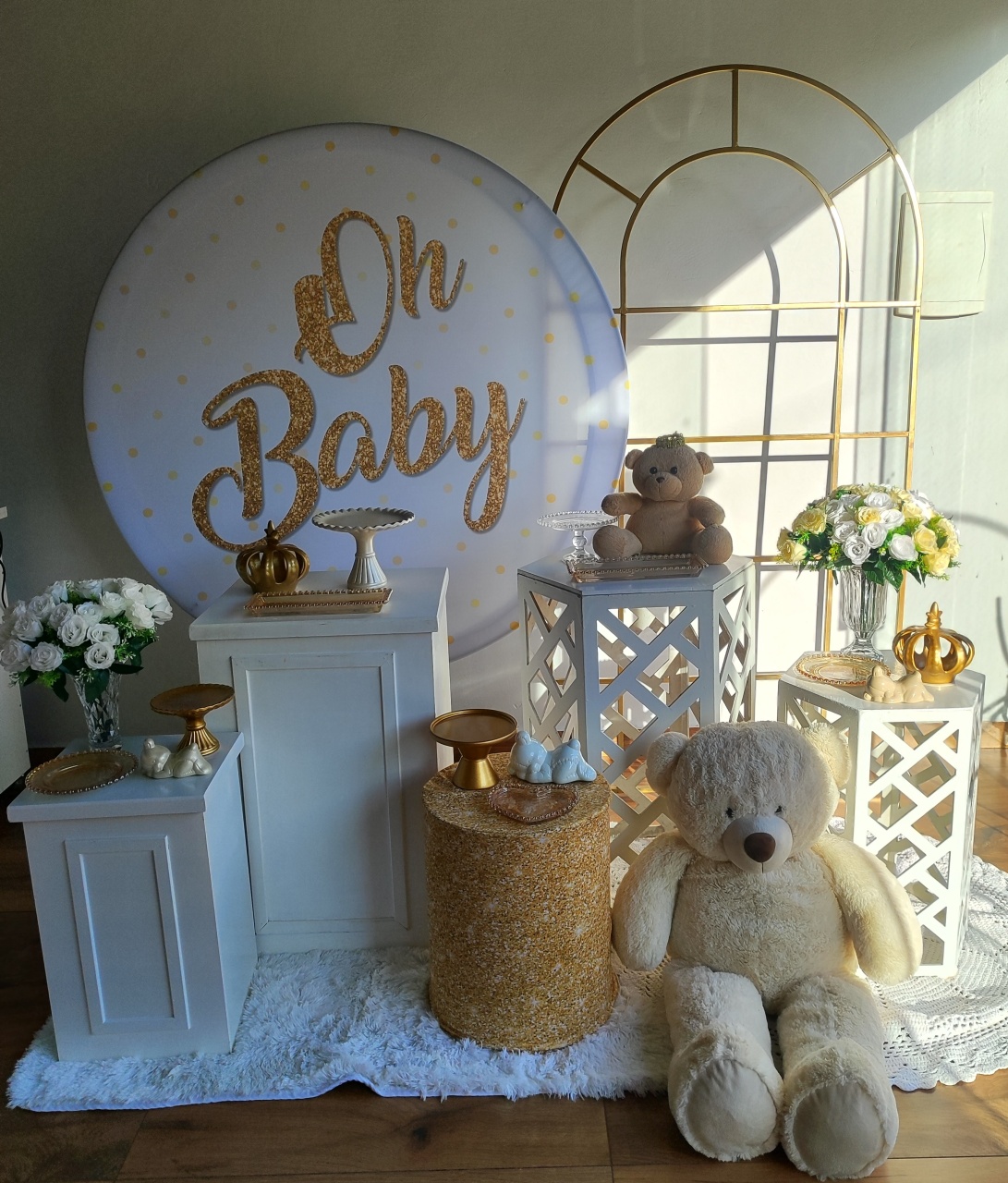 Kit Oh Baby Branco Com Dourado  - Pacalu Locações 