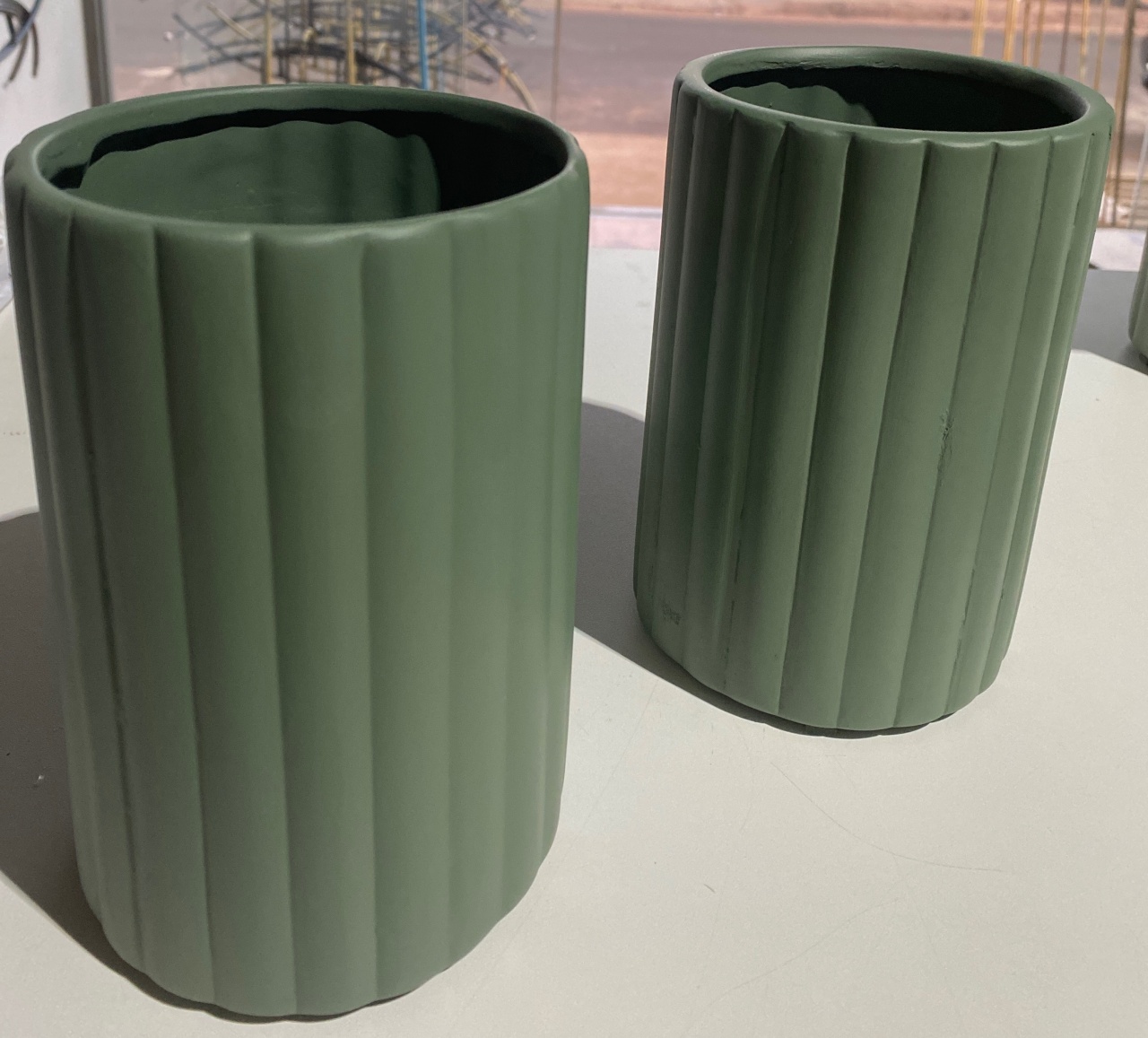 Vaso Romano Louça Verde Fosco M - Pacalu Locações 