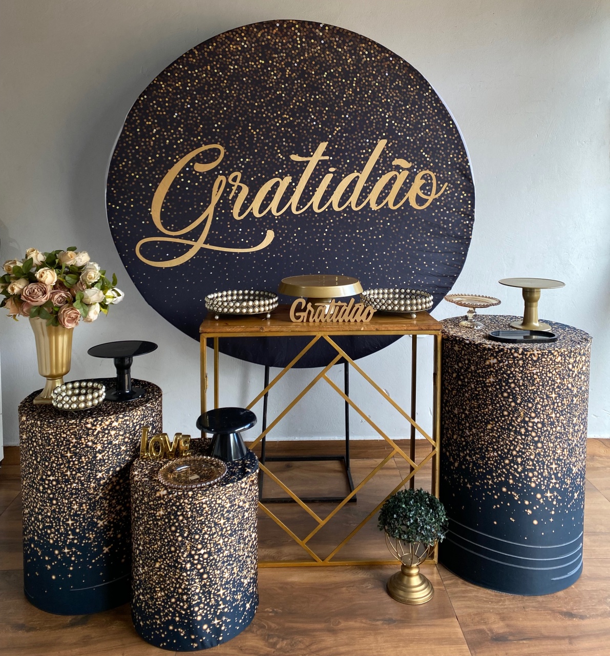 Kit Gratidao Preto Com Brilho Dourado  - Pacalu Locações 