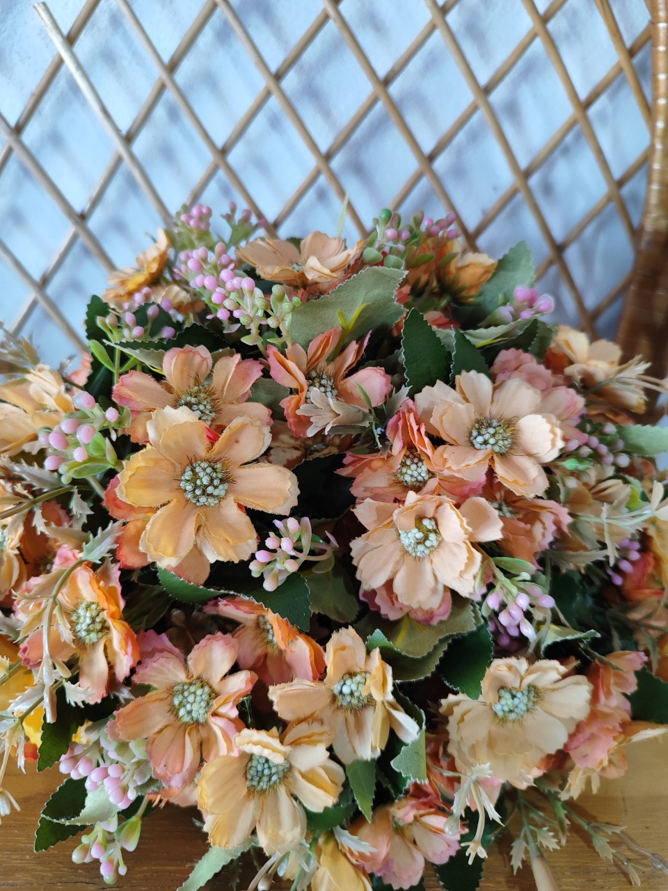 Arranjo de Flores Laranjado P - Pacalu Locações 