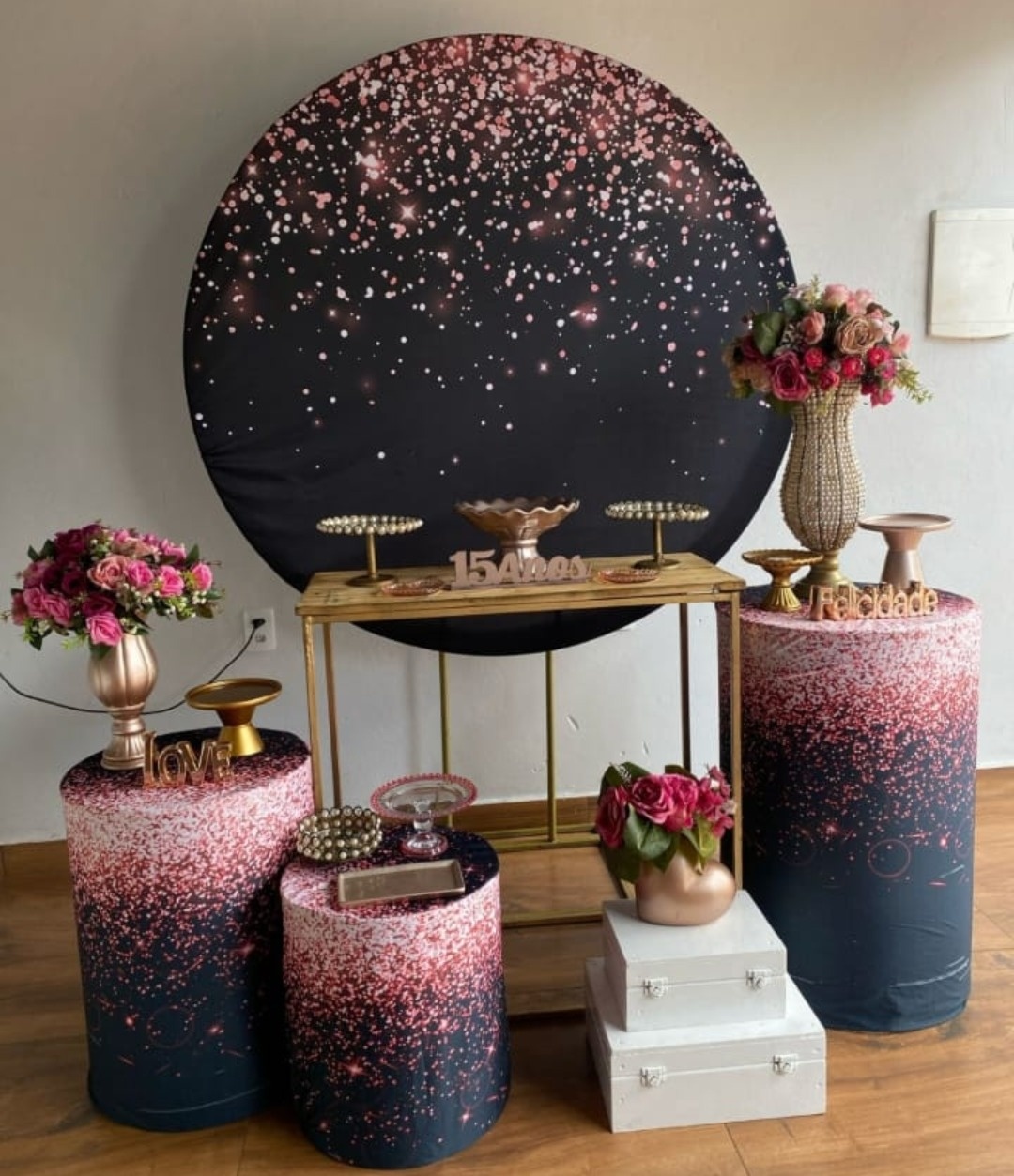Kit Preto Com Rose 15 Anos  - Pacalu Locações 