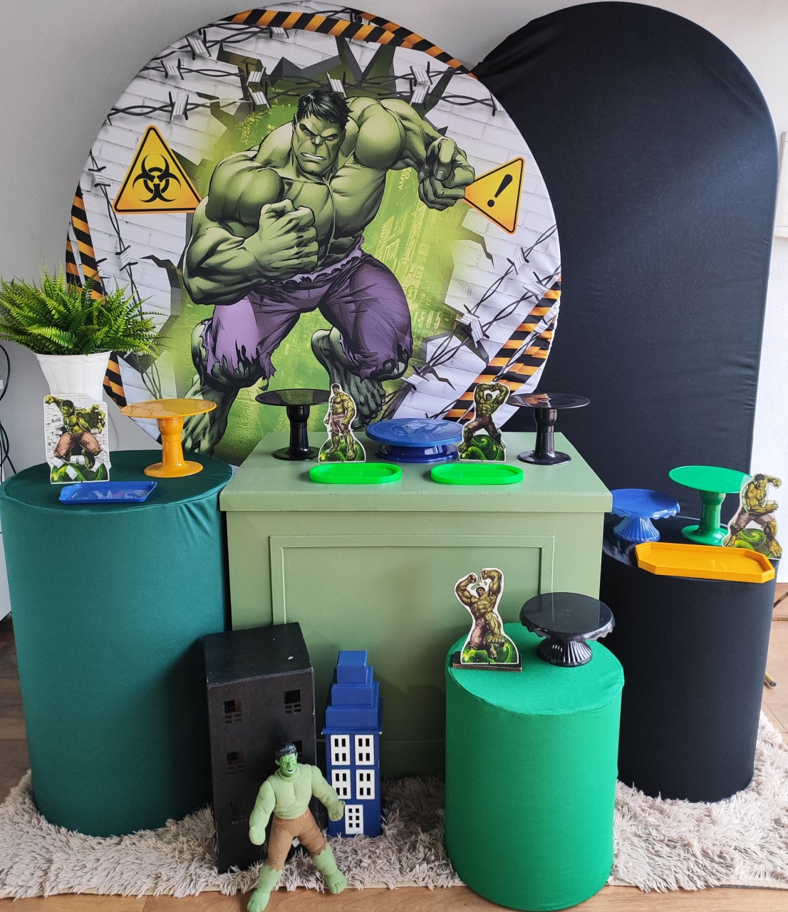 Kit Hulk  - Pacalu Locações 