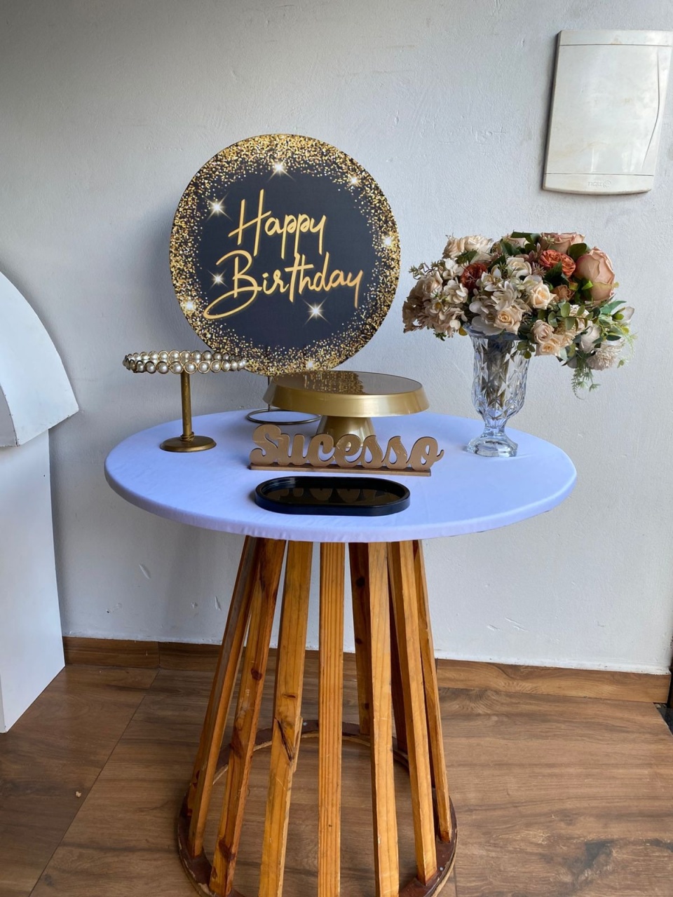 Kit de Mesa Happy  - Pacalu Locações 