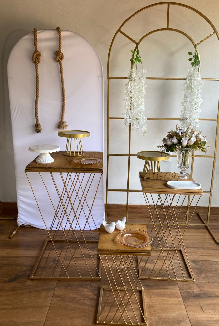 Kit Adulto Branco Com Dourado , Casamento, Aniversário  - Pacalu Locações 